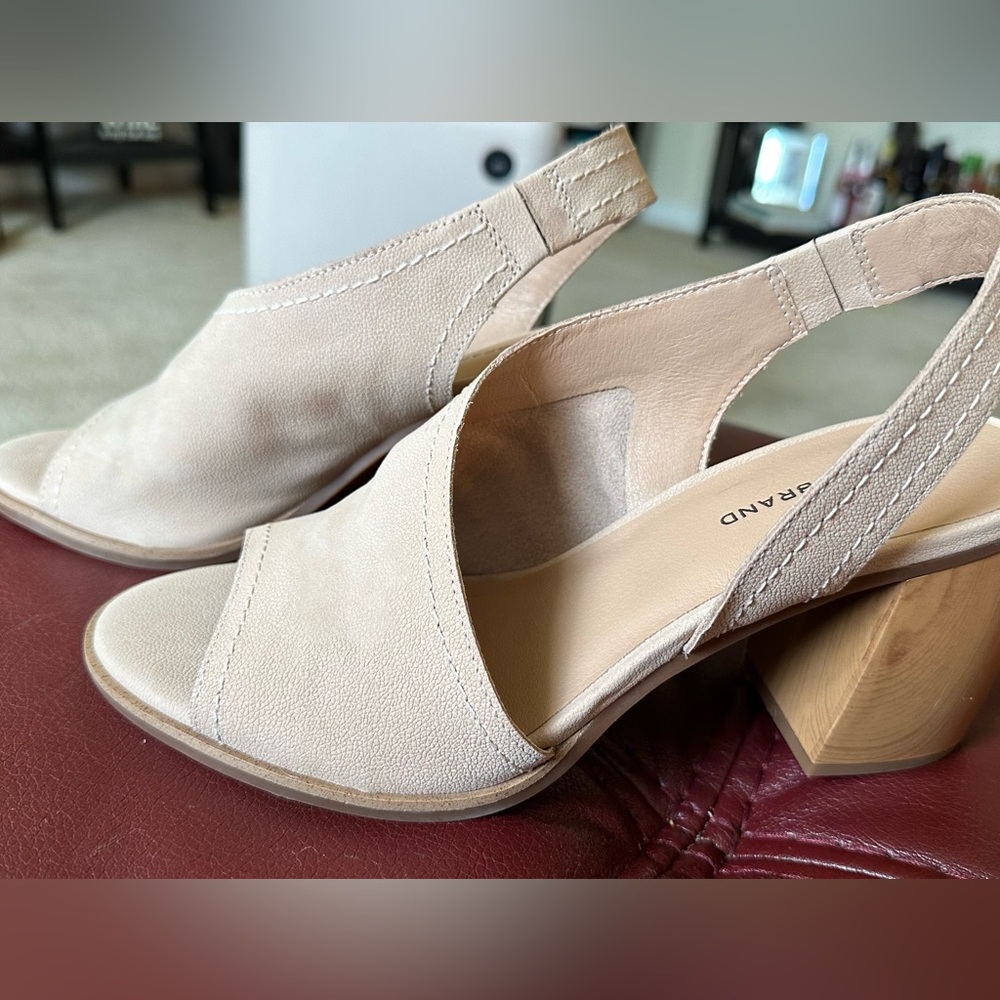 NWOT Lucky Brand Sandal